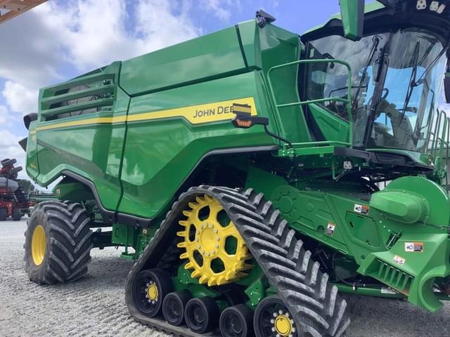 Image of John Deere X9 1000 equipment image 4