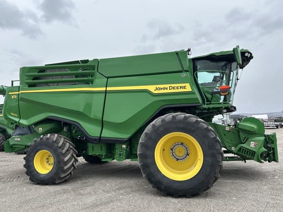 Image of John Deere X9 1000 equipment image 1