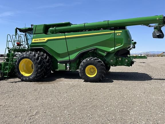 Image of John Deere X9 1000 equipment image 1