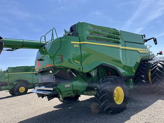 Image of John Deere X9 1000 equipment image 4