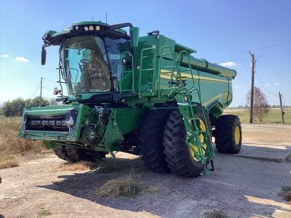 Image of John Deere X9 1000 equipment image 2
