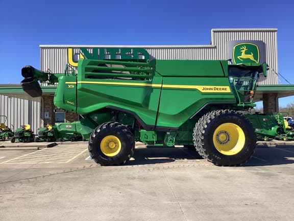 Image of John Deere X9 1000 equipment image 3