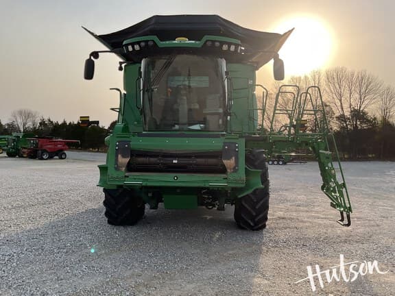 Image of John Deere X9 1000 equipment image 4