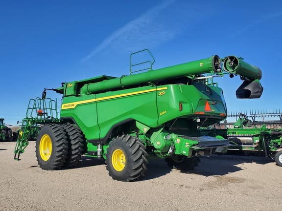 Image of John Deere X9 1000 equipment image 2