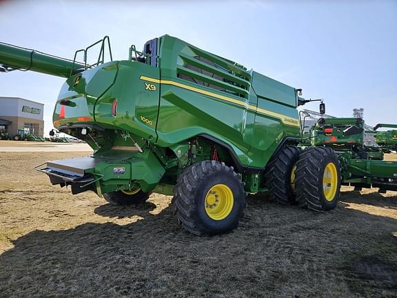 Image of John Deere X9 1000 equipment image 2