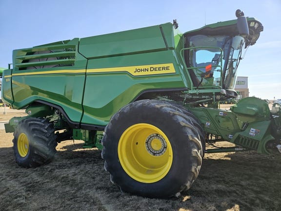 2024 John Deere X9 1000 Equipment Image0