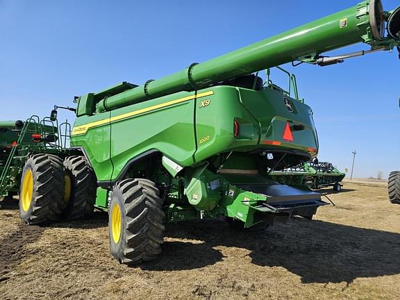 Image of John Deere X9 1000 equipment image 4