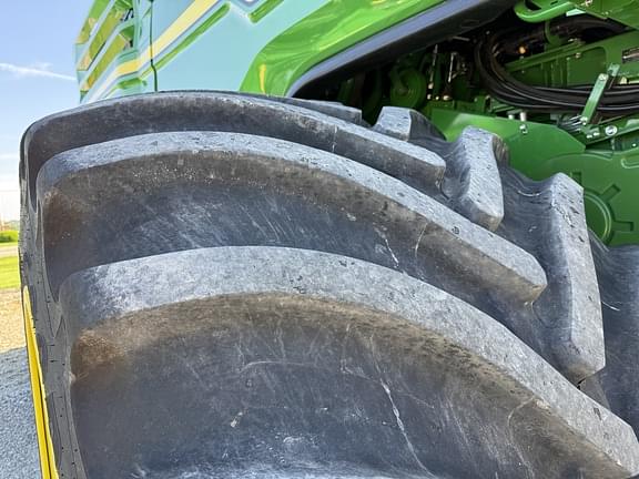 Image of John Deere X9 1000 equipment image 4