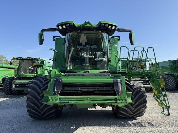 Image of John Deere X9 1000 equipment image 2