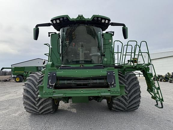 Image of John Deere X9 1000 equipment image 2