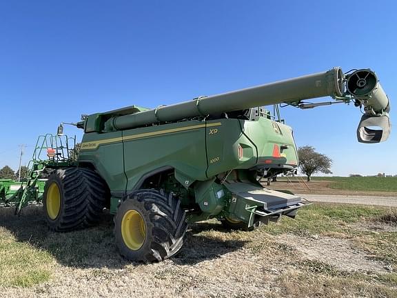 Image of John Deere X9 1000 equipment image 3