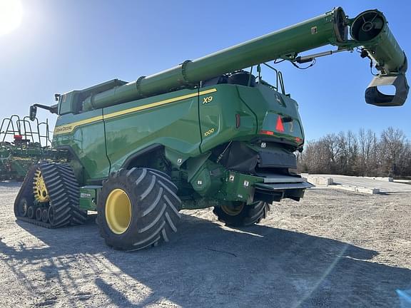 Image of John Deere X9 1000 equipment image 2