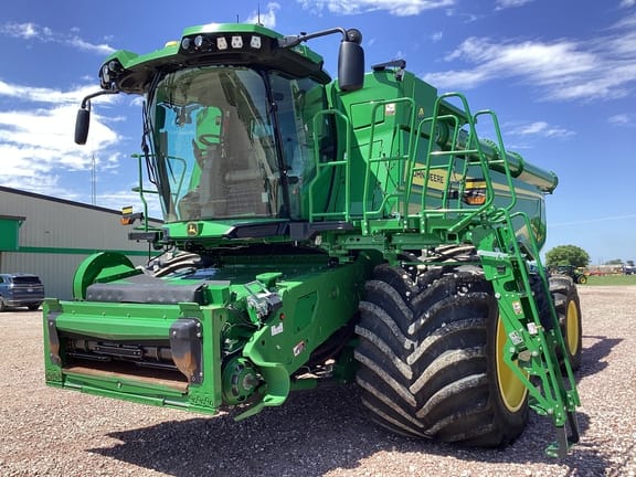 2024 John Deere X9 1000 Equipment Image0