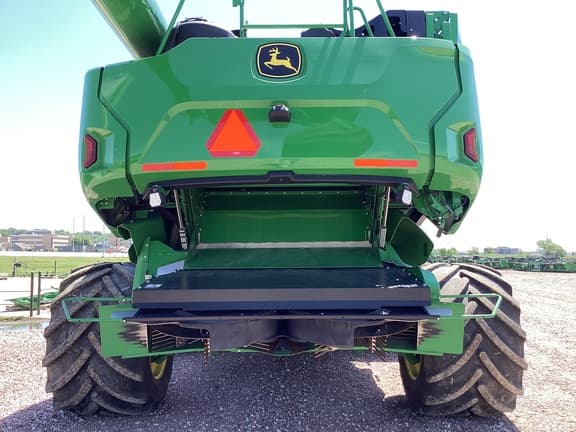 Image of John Deere X9 1000 equipment image 4