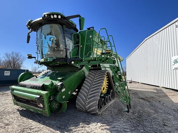 Image of John Deere X9 1000 equipment image 3