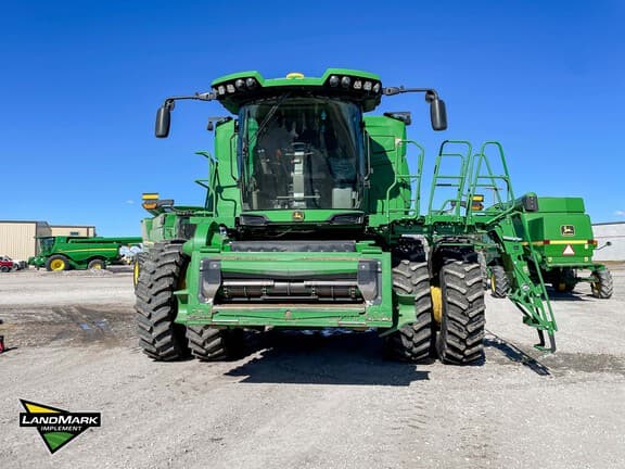 Image of John Deere X9 1000 equipment image 1