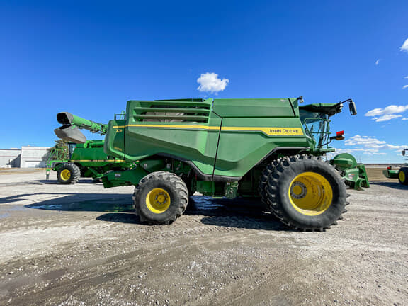 Image of John Deere X9 1000 equipment image 3