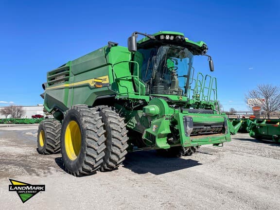 Image of John Deere X9 1000 equipment image 2