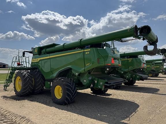 Image of John Deere X9 1000 equipment image 1