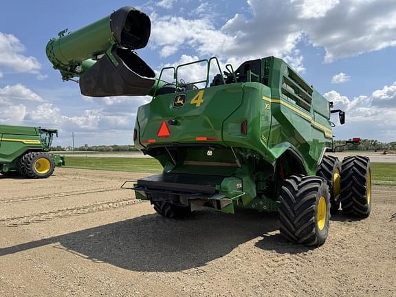 Image of John Deere X9 1000 equipment image 2