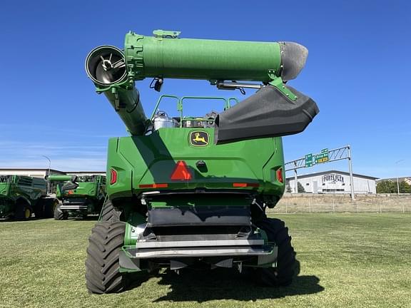 Image of John Deere X9 1000 equipment image 4