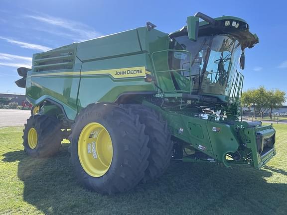 Image of John Deere X9 1000 equipment image 1