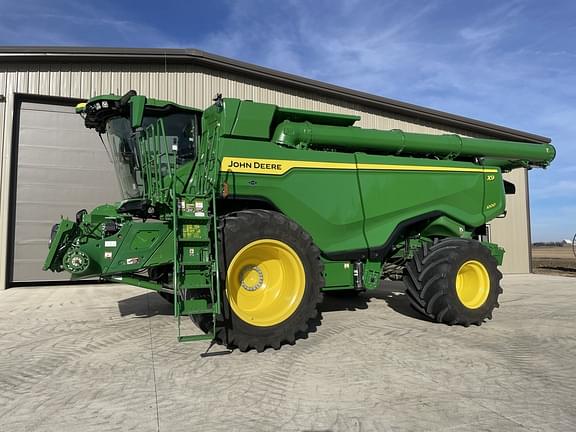 Image of John Deere X9 1000 equipment image 2