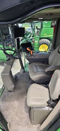 Image of John Deere X9 1000 equipment image 4