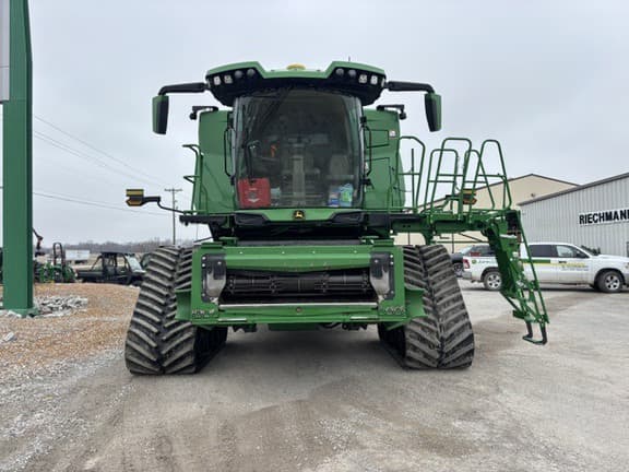 Image of John Deere X9 1000 equipment image 1