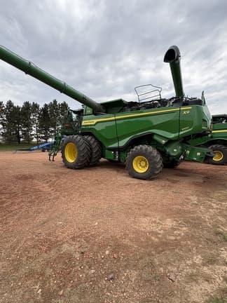 Image of John Deere X9 1000 equipment image 3
