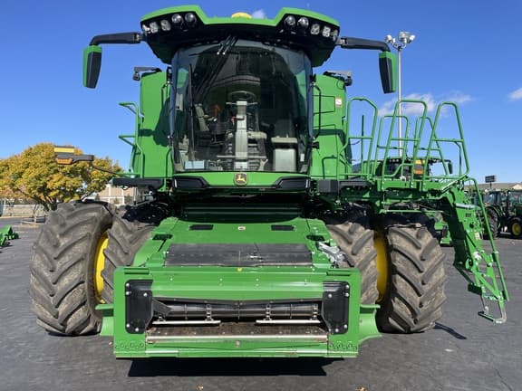 Image of John Deere X9 1000 equipment image 1