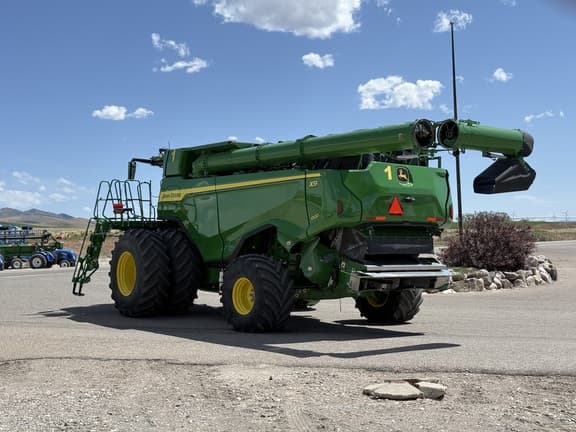 Image of John Deere X9 1000 equipment image 2