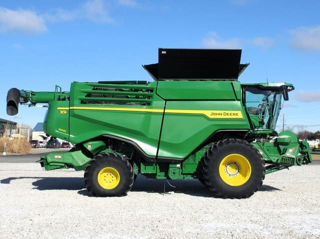 Image of John Deere X9 1000 equipment image 3