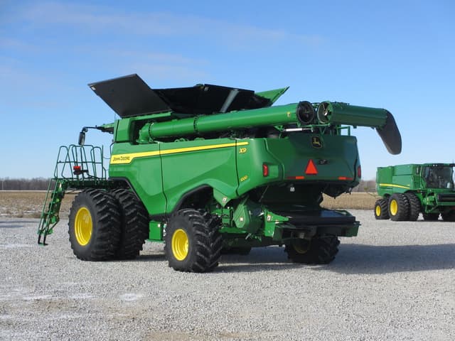 Image of John Deere X9 1000 equipment image 4