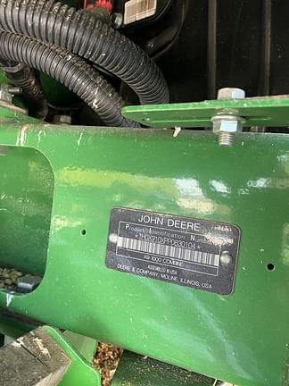 Image of John Deere X9 1000 equipment image 1