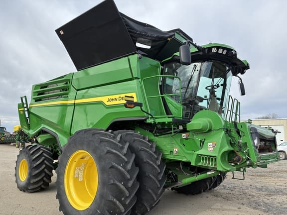 Image of John Deere X9 1000 equipment image 1