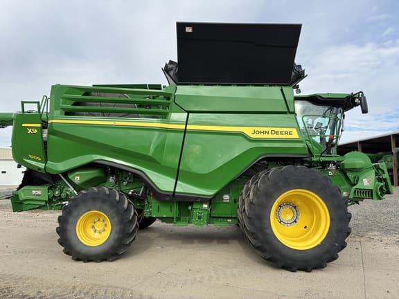 Image of John Deere X9 1000 equipment image 4