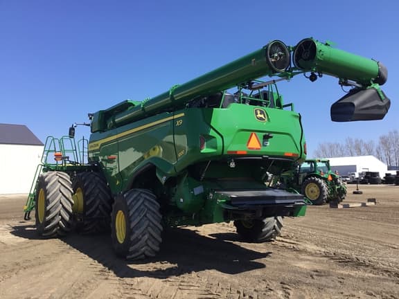 Image of John Deere X9 1000 equipment image 4