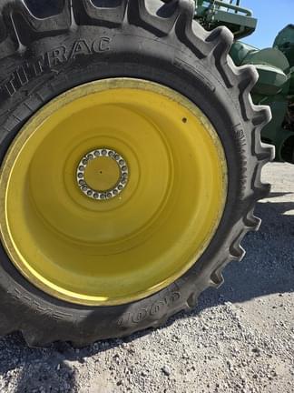Image of John Deere X9 1000 equipment image 3