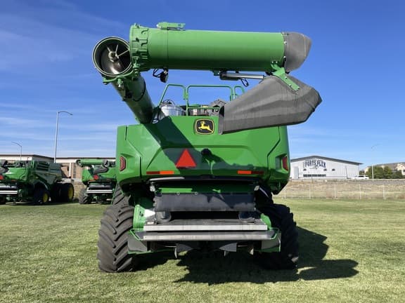 Image of John Deere X9 1000 equipment image 4