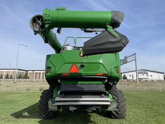 Image of John Deere X9 1000 equipment image 4