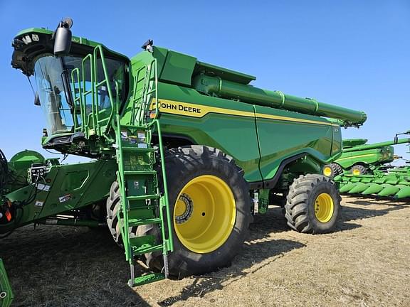Image of John Deere X9 1000 equipment image 2