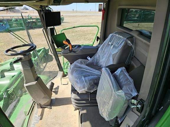 Image of John Deere X9 1000 equipment image 3