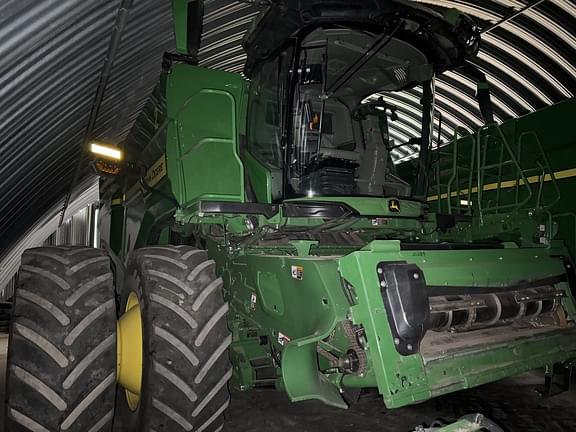 Image of John Deere X9 1000 equipment image 2