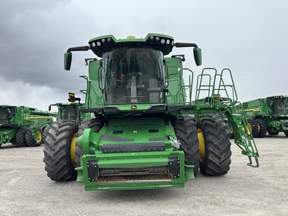Image of John Deere X9 1000 equipment image 1