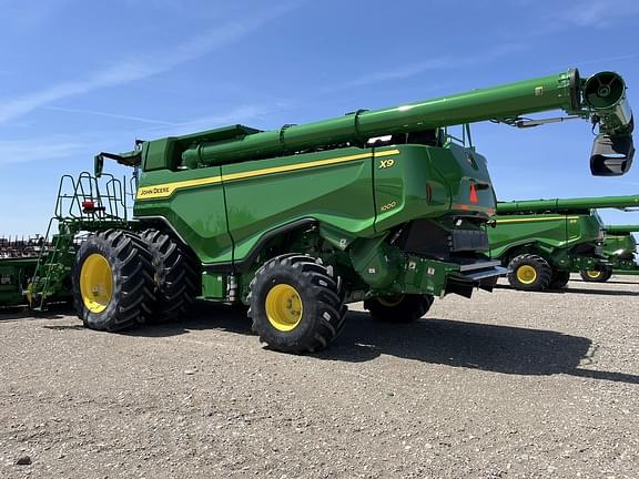 Image of John Deere X9 1000 equipment image 2