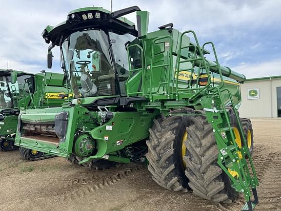 Image of John Deere X9 1000 equipment image 2
