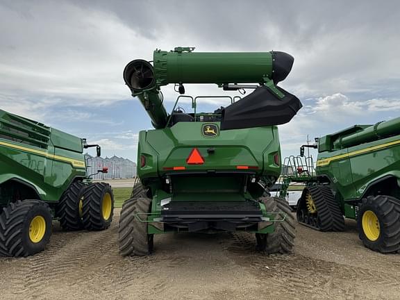Image of John Deere X9 1000 equipment image 4