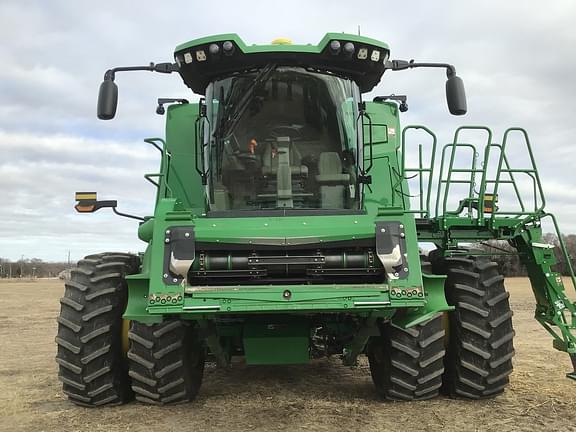 Image of John Deere X9 1000 equipment image 1