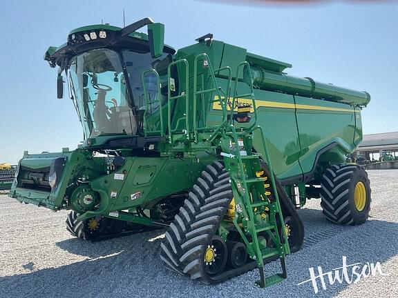 Image of John Deere X9 1000 equipment image 1